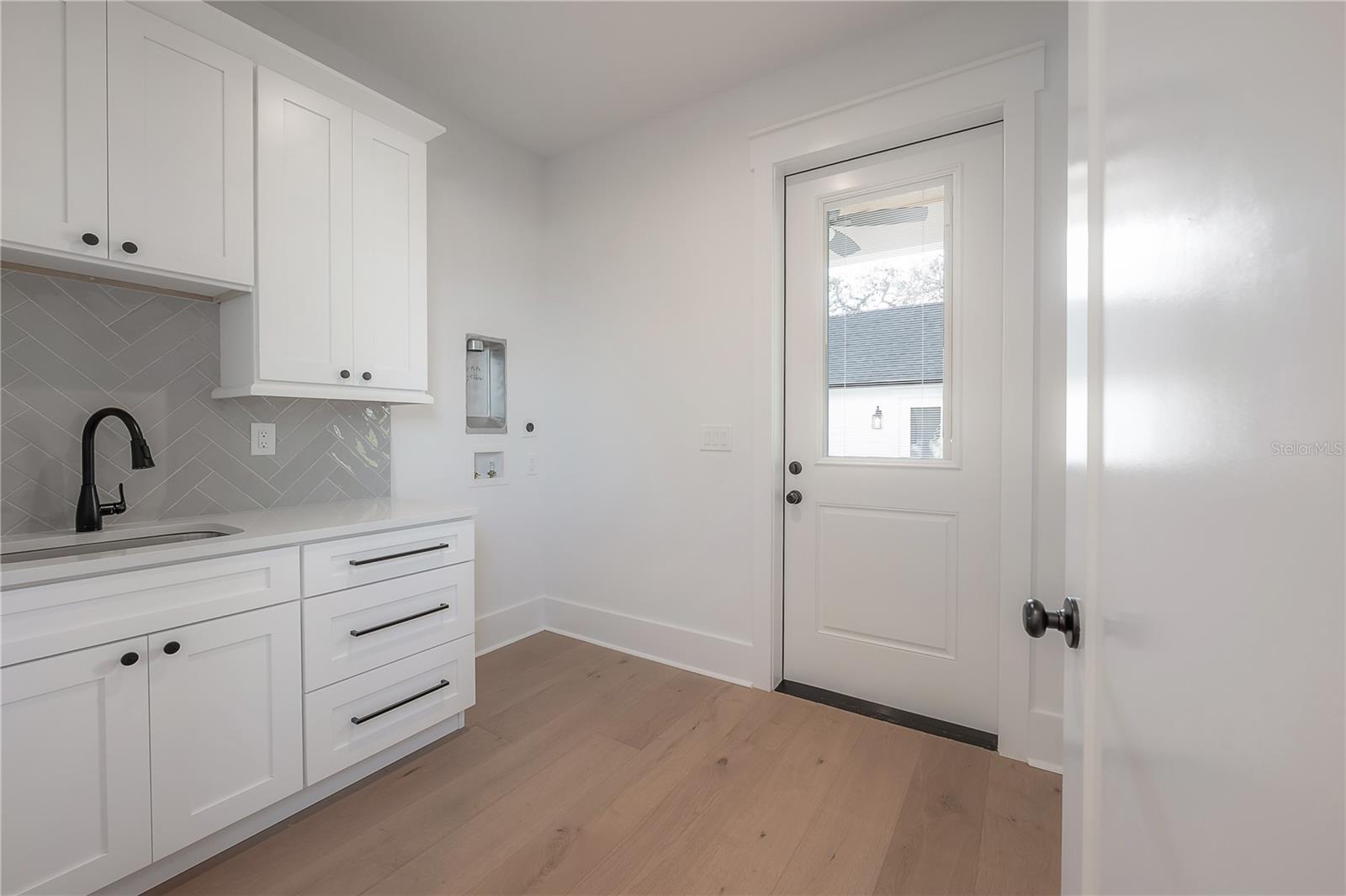 Image 23 of 59 For 801 North Street