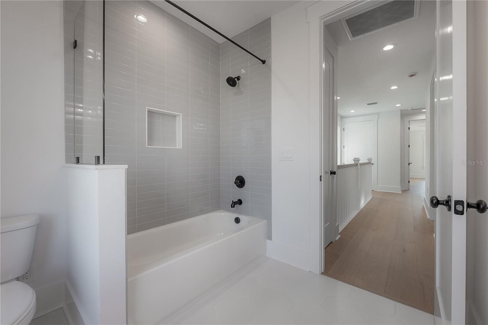 Image 49 of 59 For 801 North Street