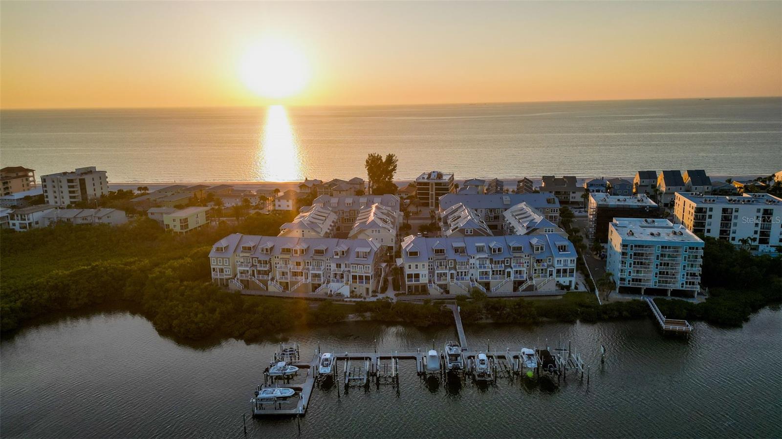 Image 81 of 94 For 19915 Gulf Blvd  605