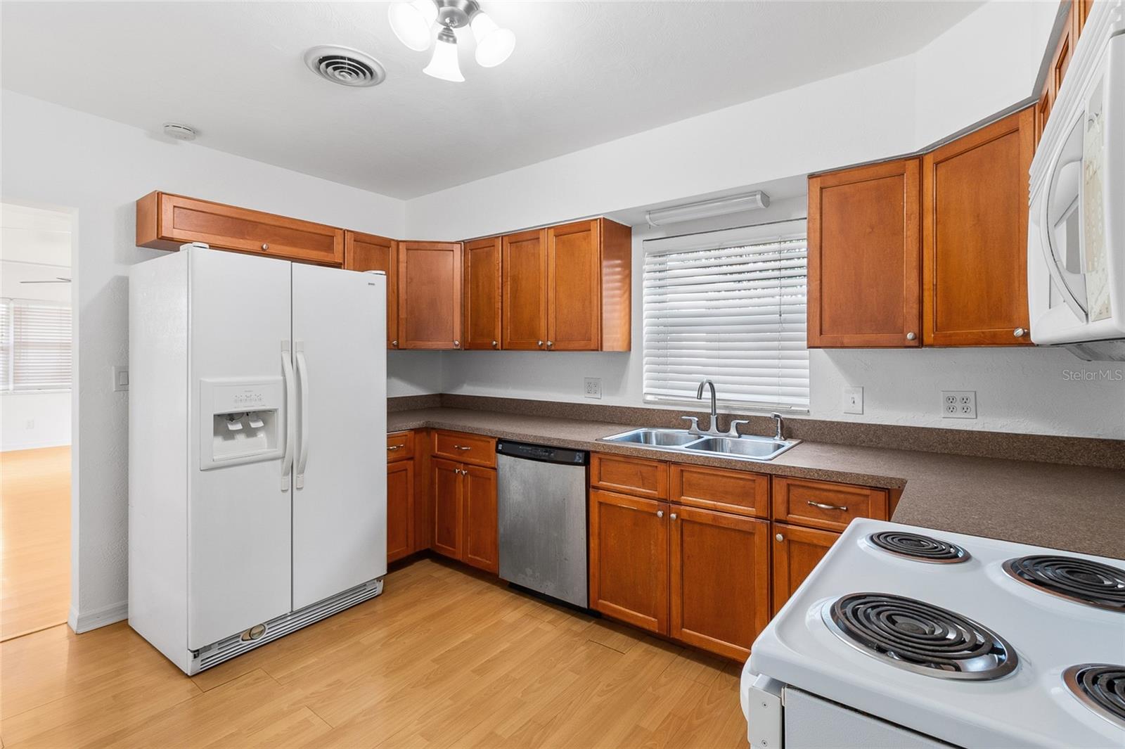 Image 11 of 39 For 452 45th Avenue N