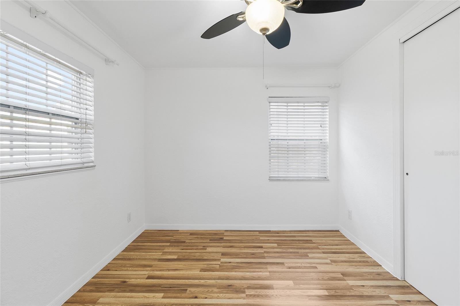 Image 19 of 39 For 452 45th Avenue N