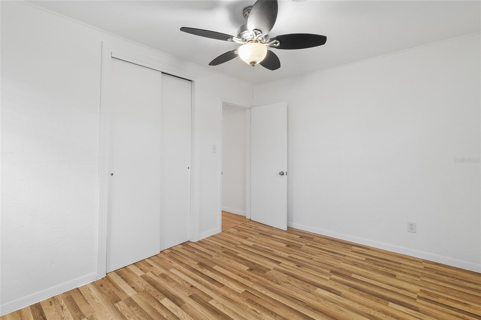 Image 20 of 39 For 452 45th Avenue N