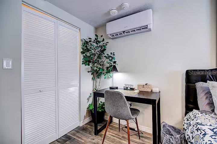 Image 31 of 43 For 1402 33rd Avenue