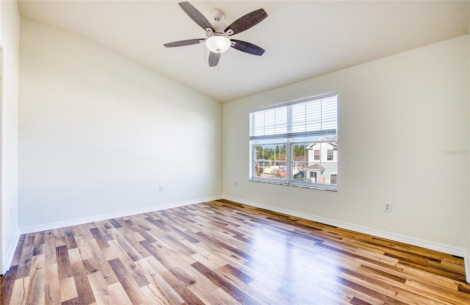 Image 25 of 33 For 4670 69th Place N