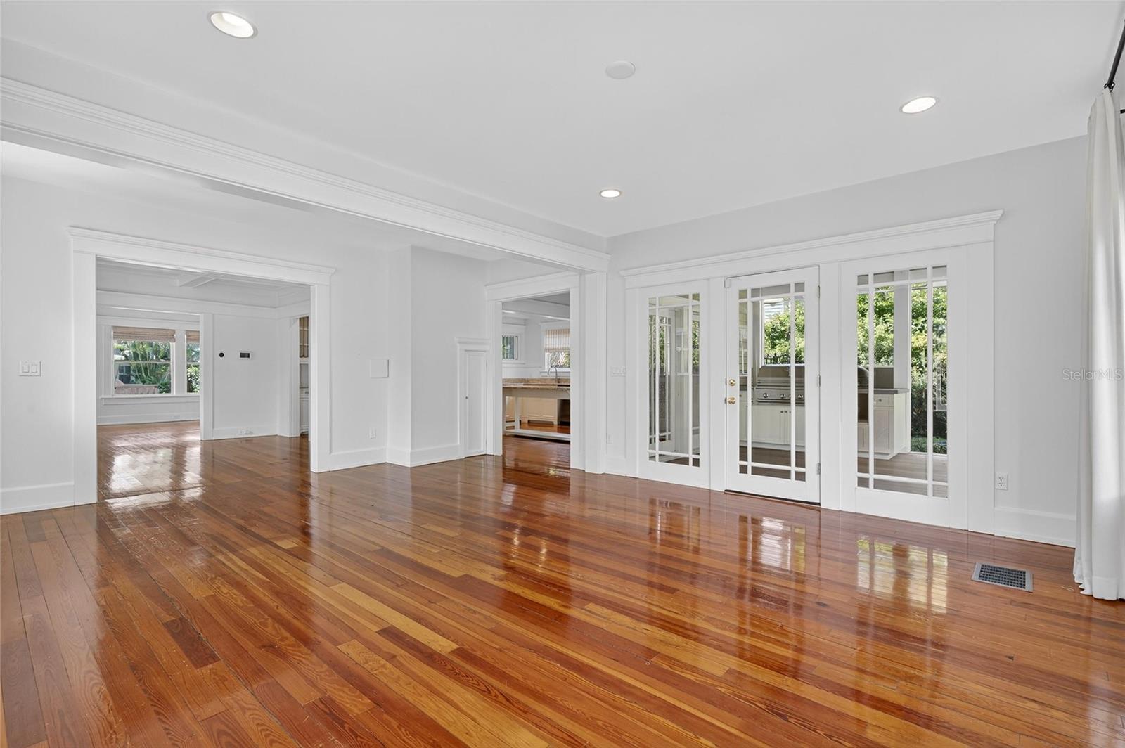 Image 20 of 100 For 3003 Harbor View Ave Avenue