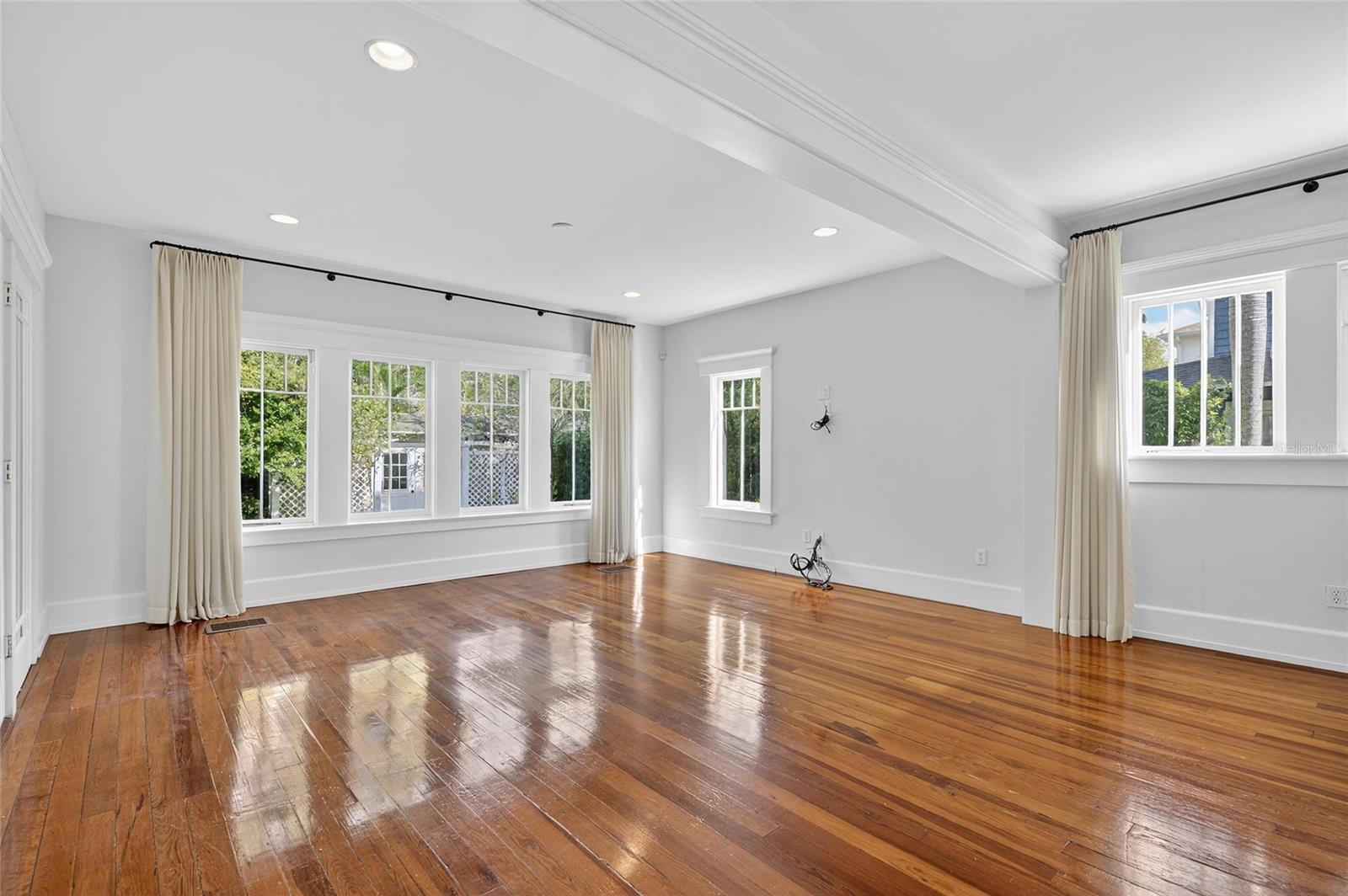 Image 22 of 100 For 3003 Harbor View Ave Avenue