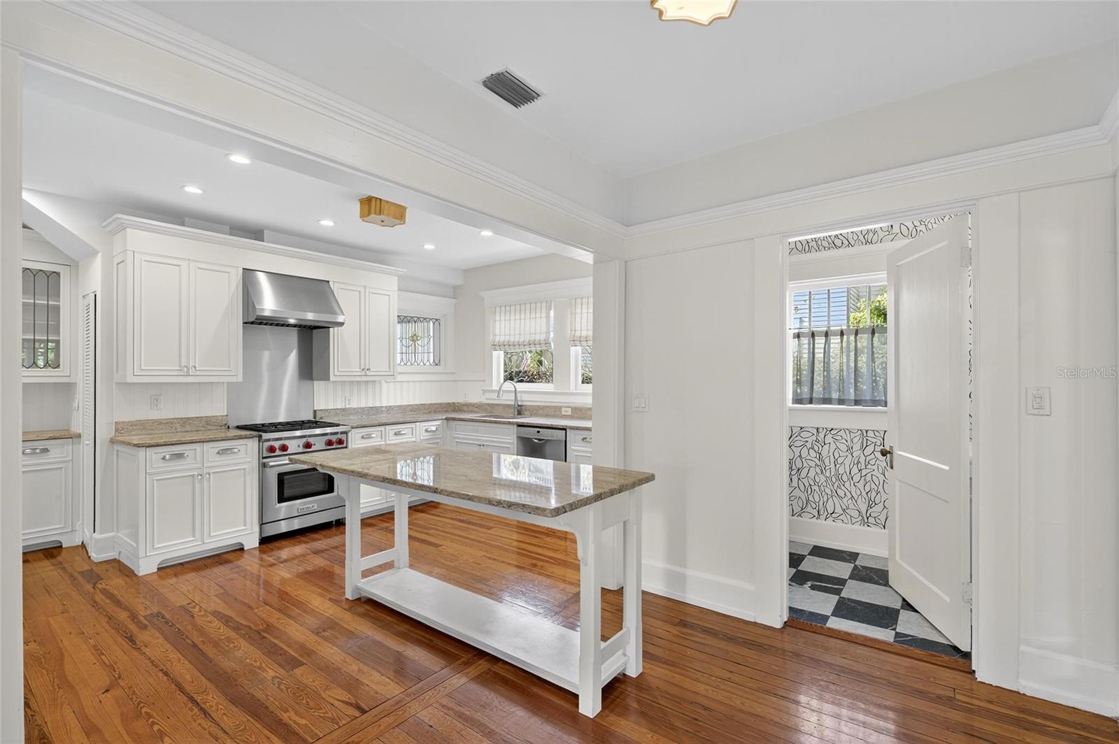 Image 24 of 100 For 3003 Harbor View Ave Avenue