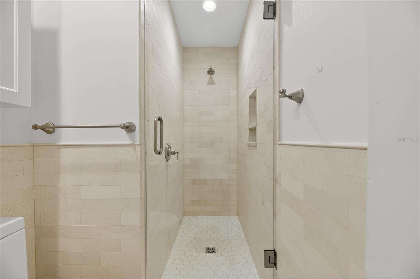 Image 55 of 100 For 3003 Harbor View Ave Avenue