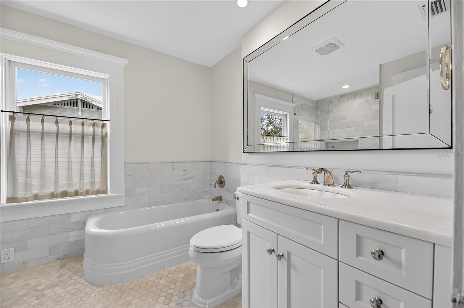 Image 76 of 100 For 3003 Harbor View Ave Avenue