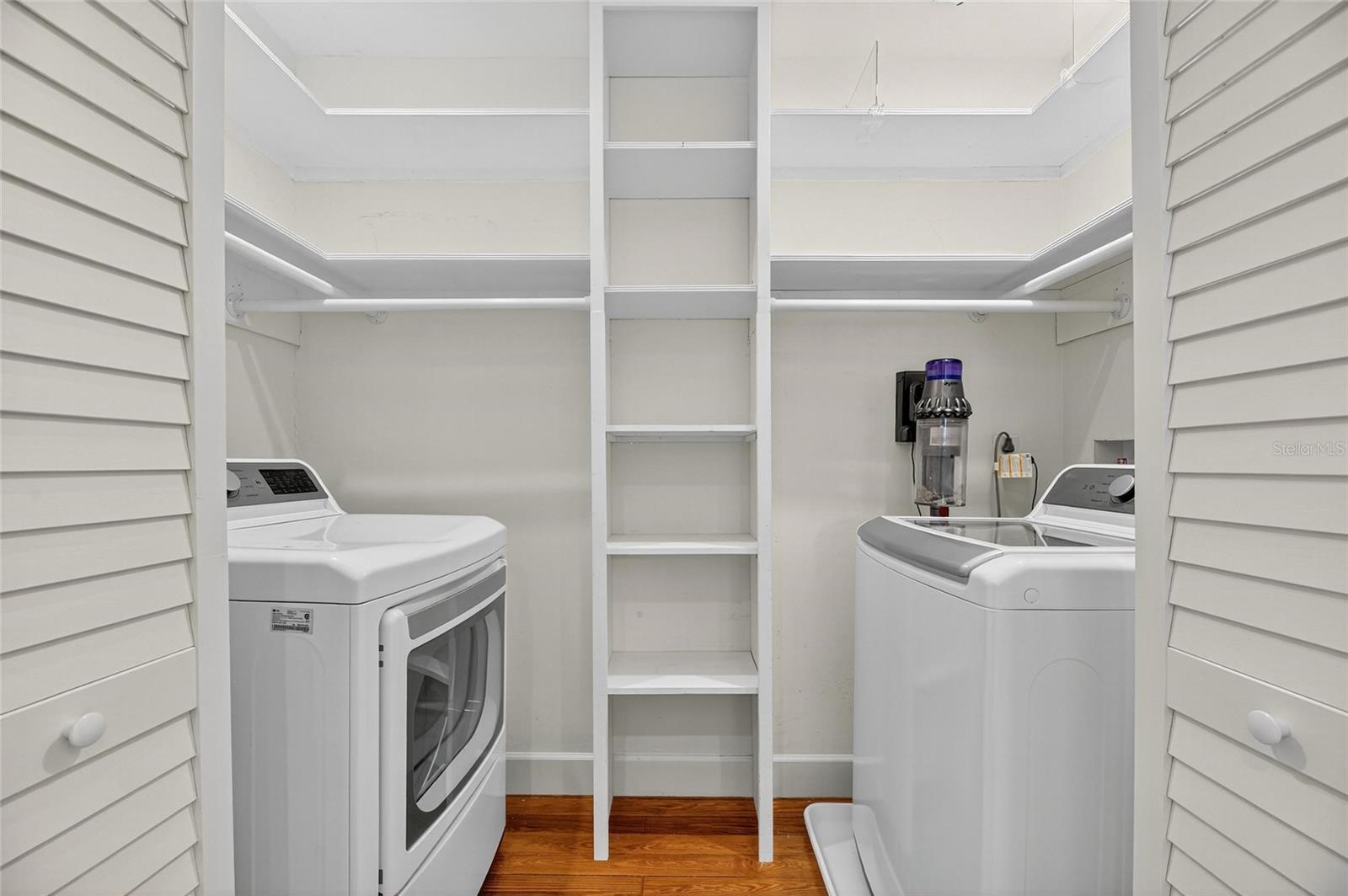 Image 79 of 100 For 3003 Harbor View Ave Avenue