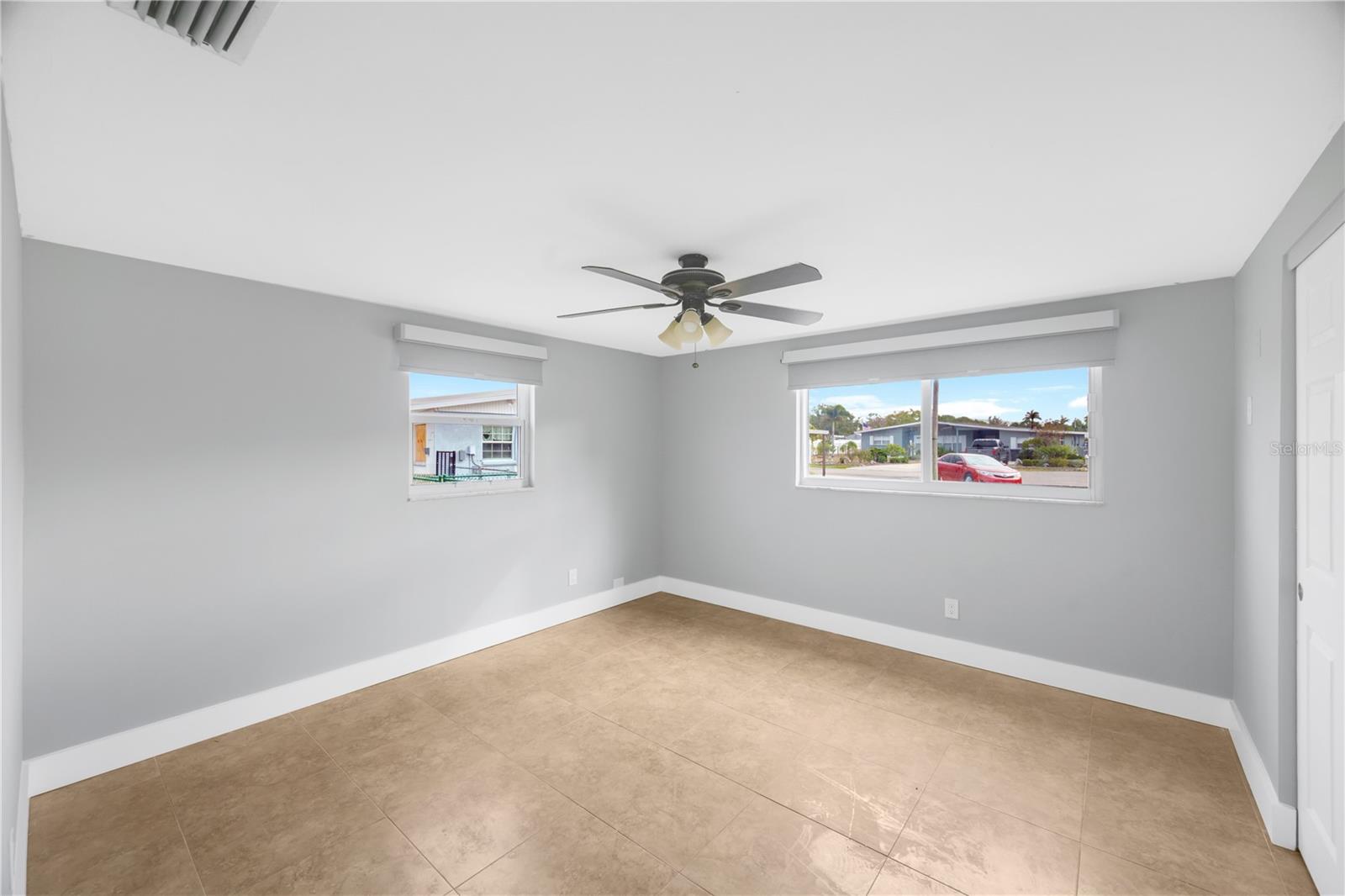 Image 14 of 37 For 827 Blue Heron Boulevard