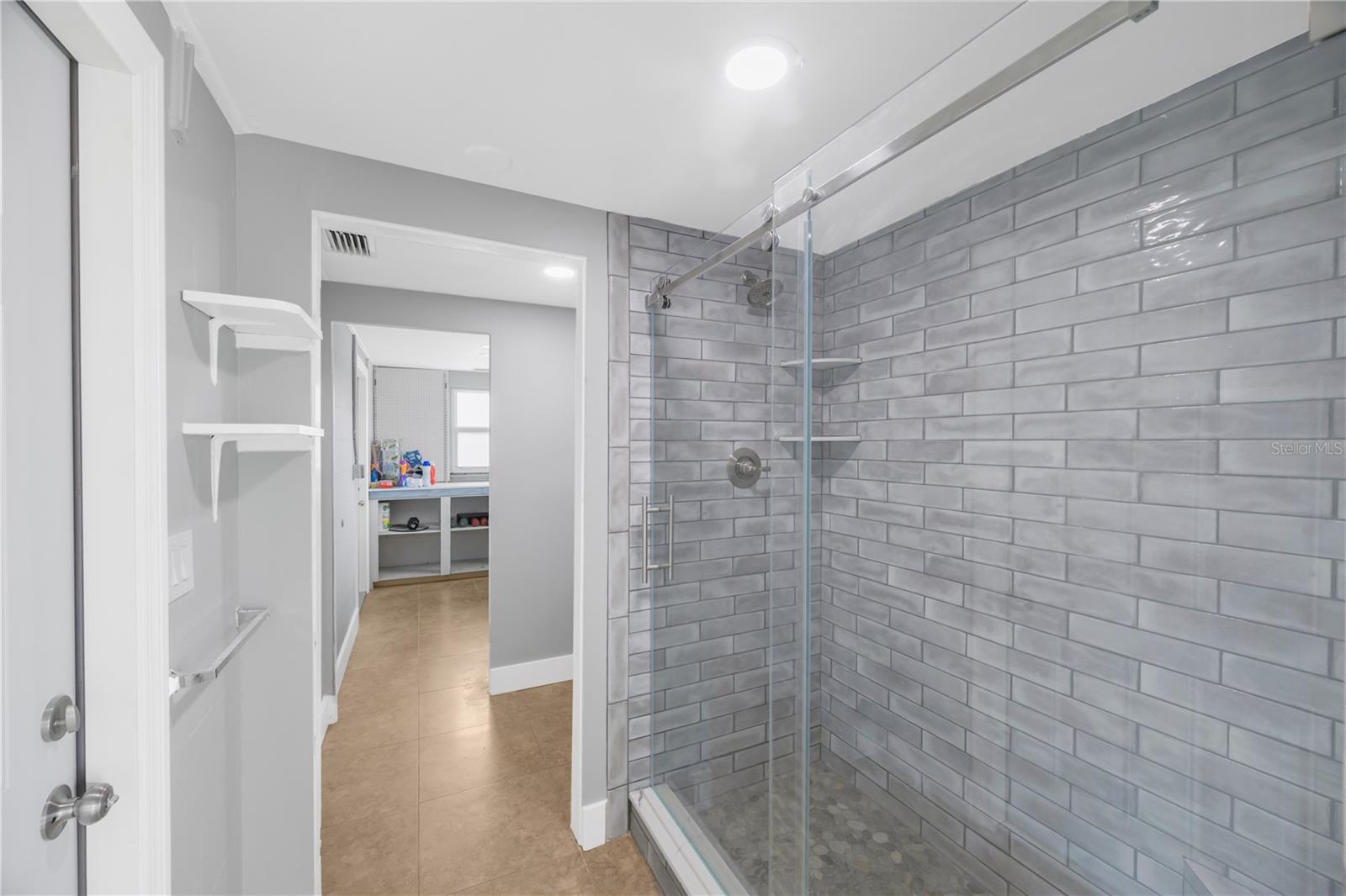 Image 16 of 37 For 827 Blue Heron Boulevard