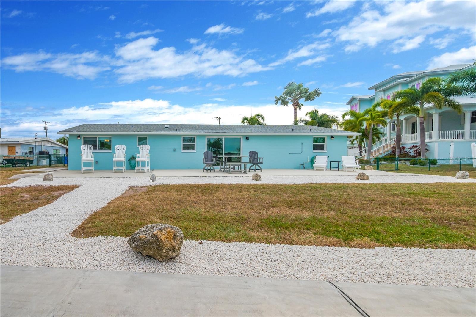 Image 19 of 37 For 827 Blue Heron Boulevard