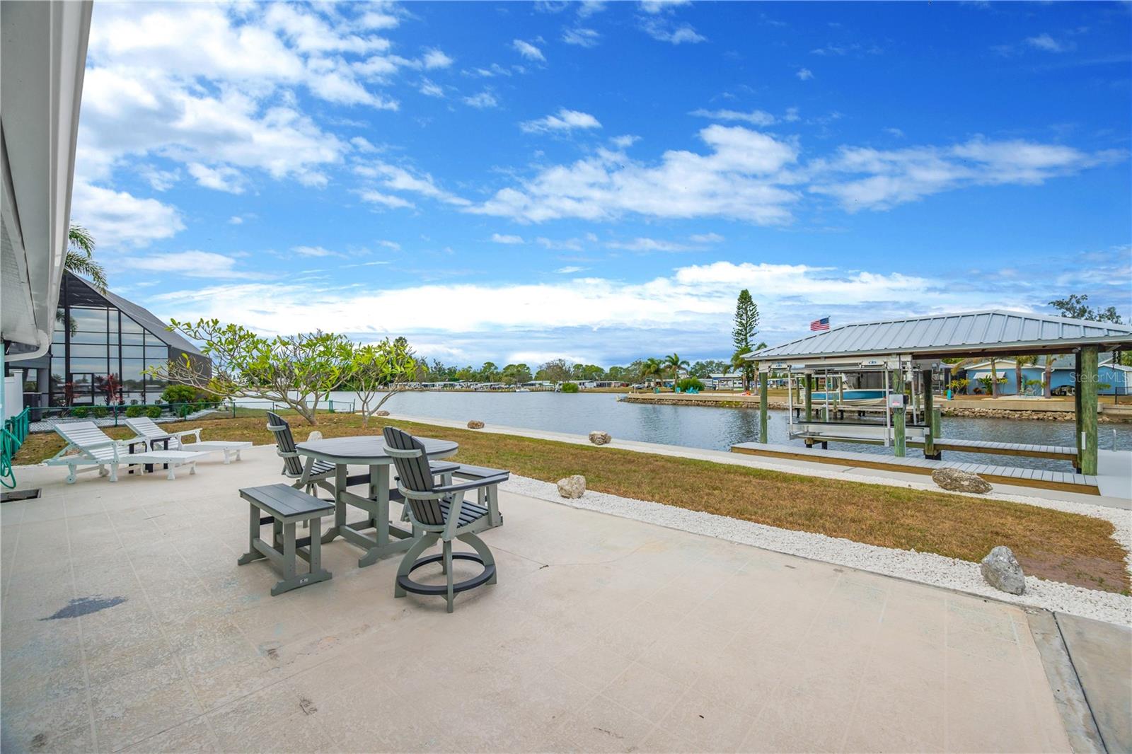 Image 22 of 37 For 827 Blue Heron Boulevard