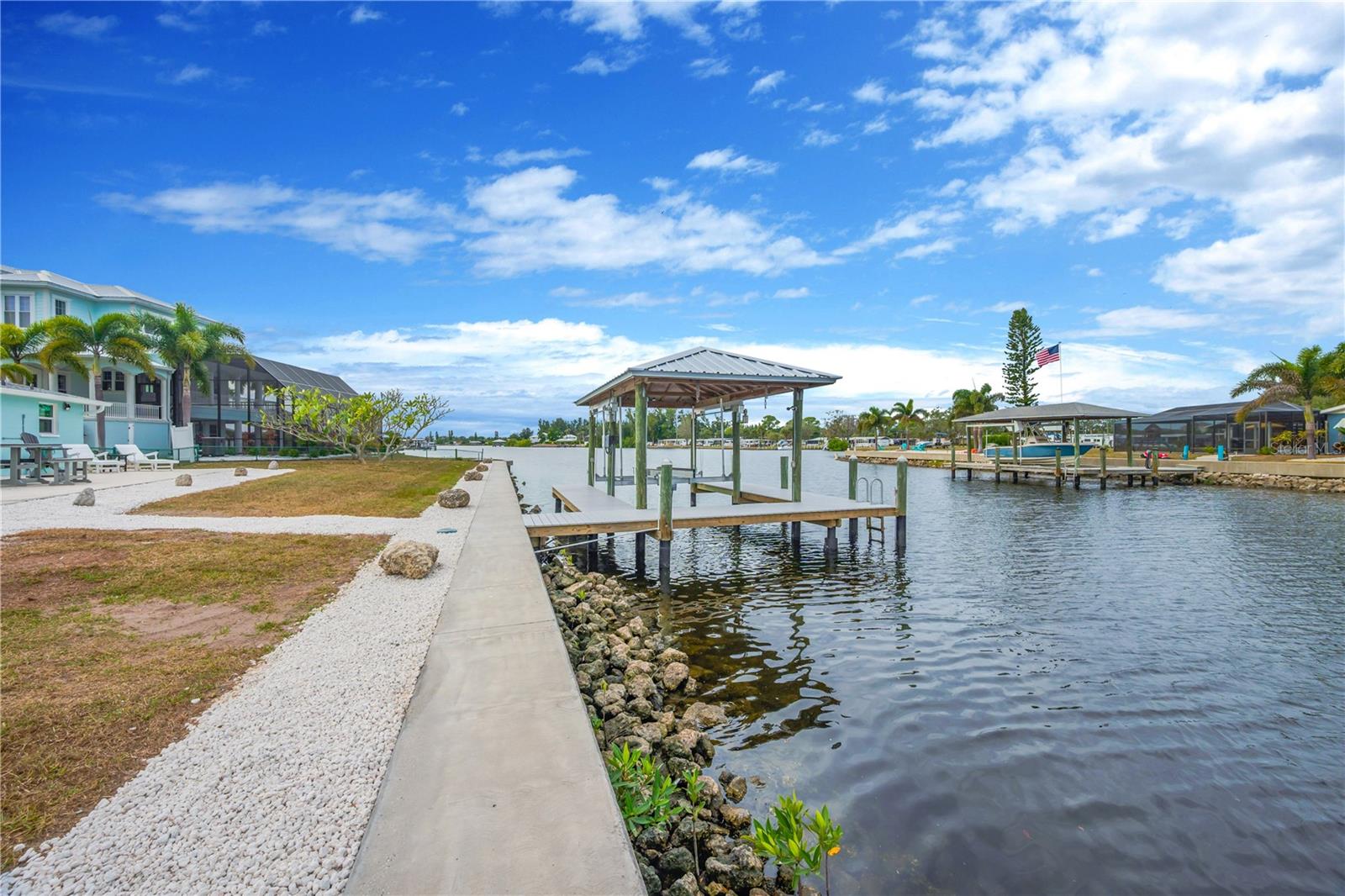 Image 28 of 37 For 827 Blue Heron Boulevard