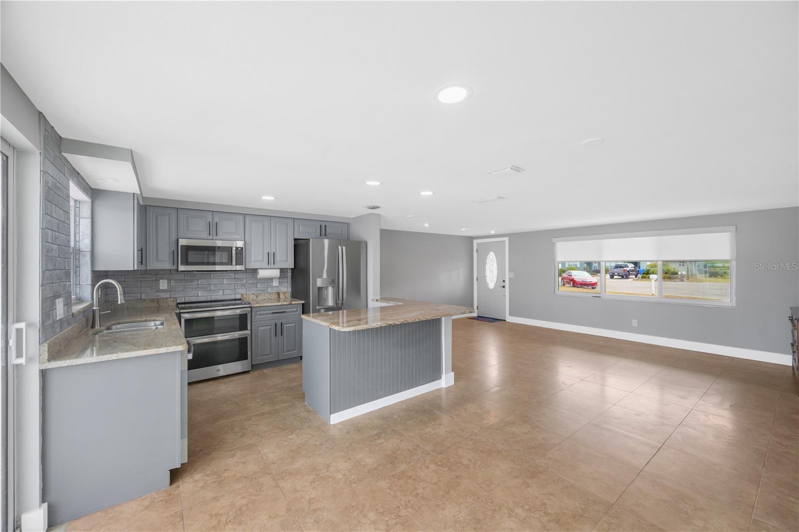 Image 7 of 37 For 827 Blue Heron Boulevard