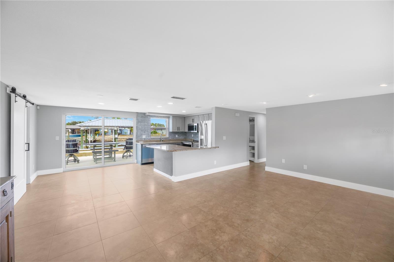 Image 8 of 37 For 827 Blue Heron Boulevard