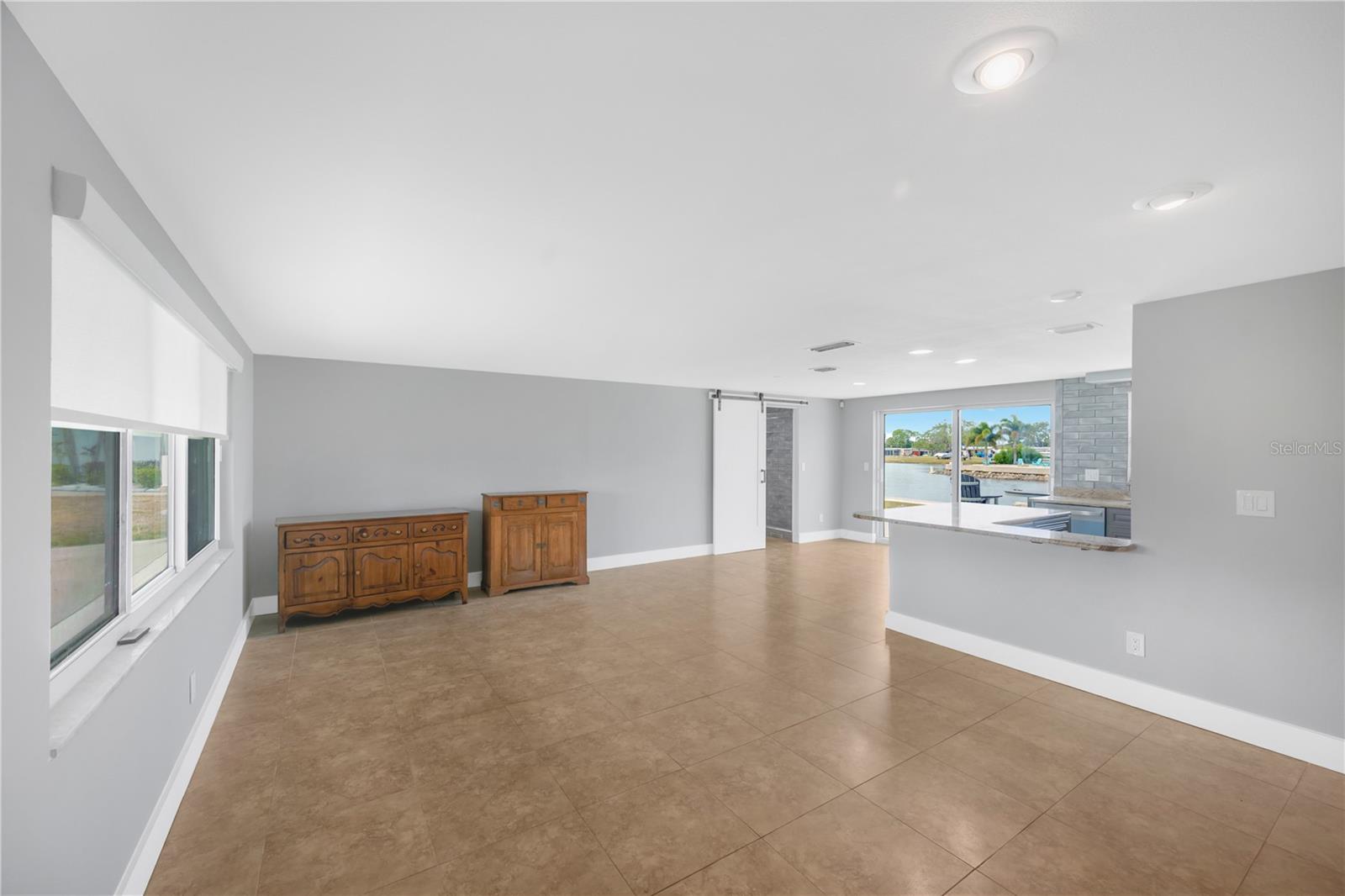 Image 9 of 37 For 827 Blue Heron Boulevard