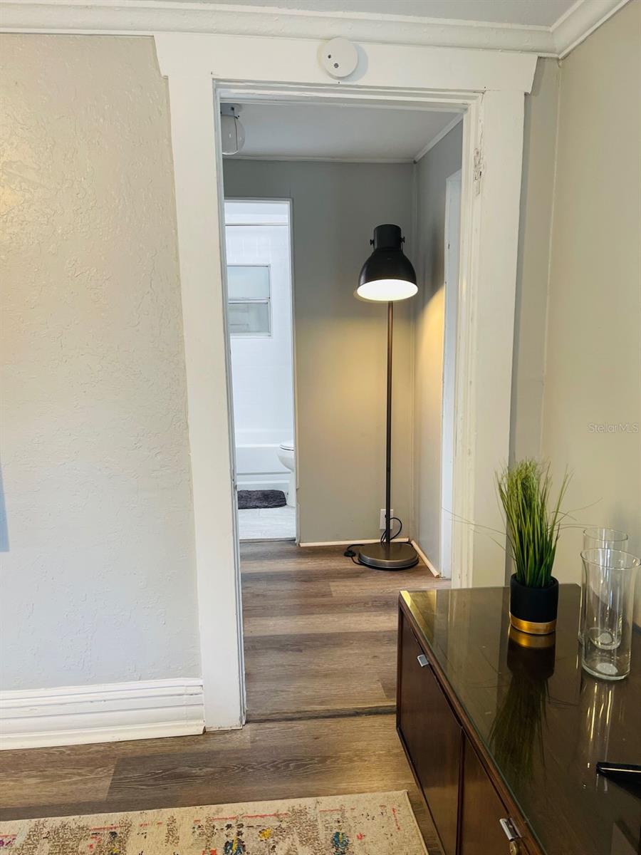 Image 18 of 63 For 1034 Queen Street N