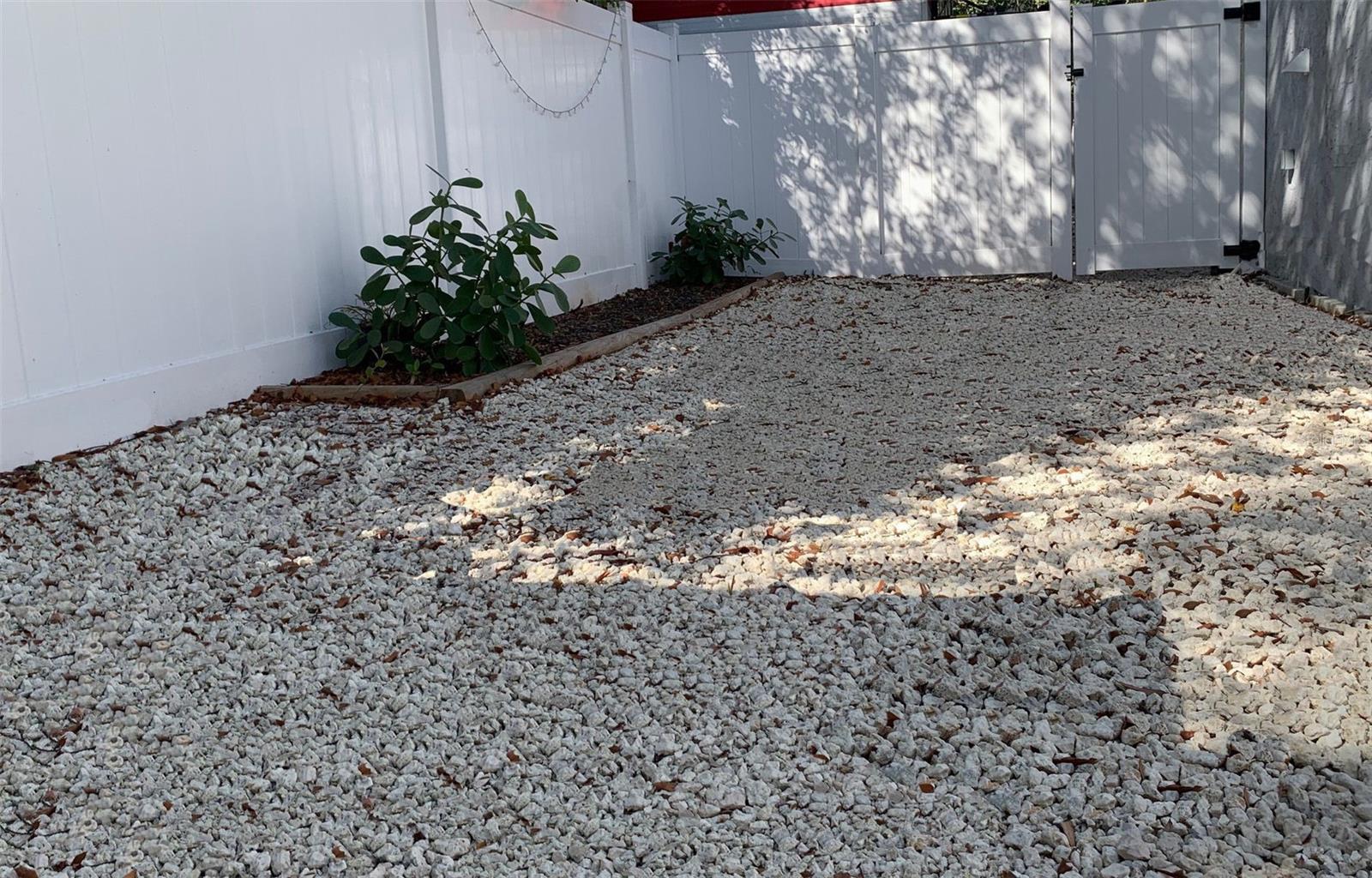 Image 20 of 63 For 1034 Queen Street N