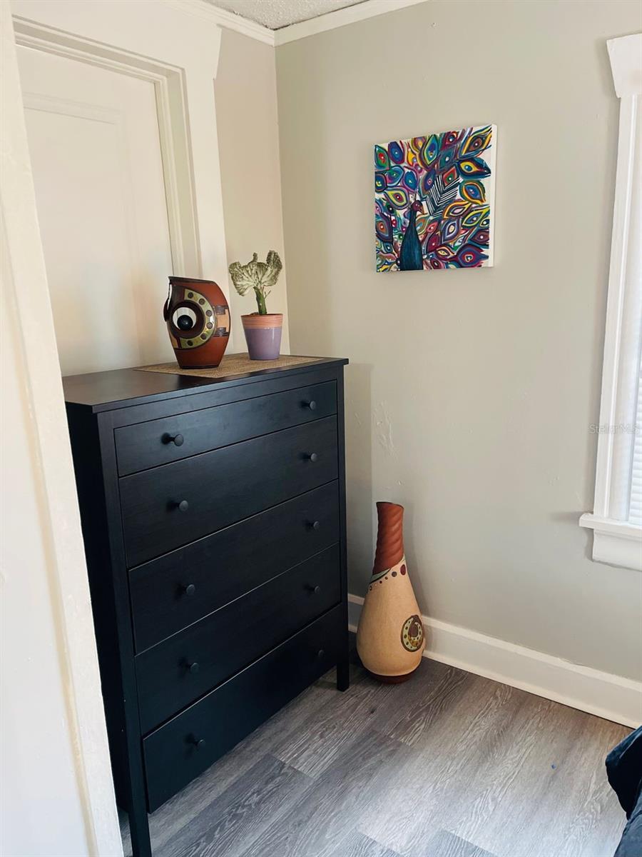 Image 22 of 63 For 1034 Queen Street N