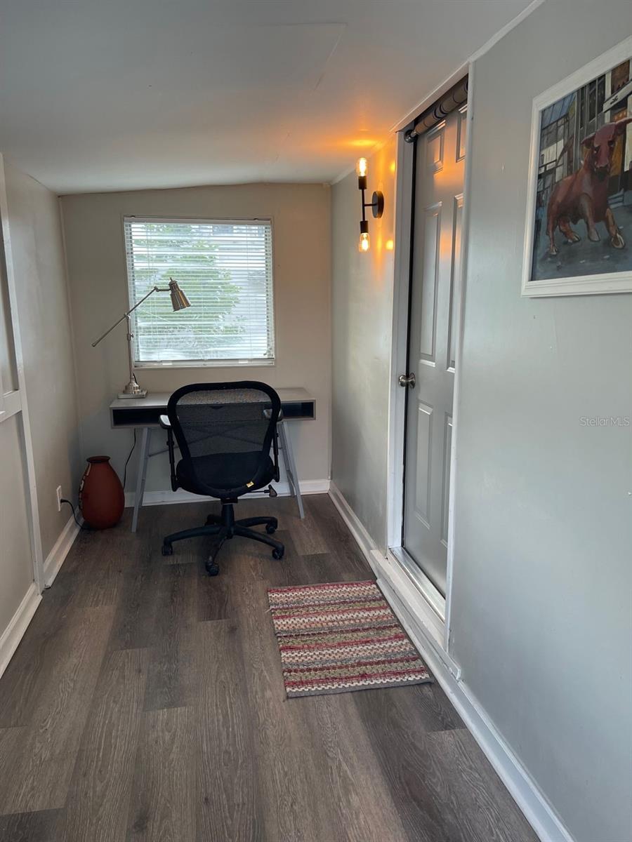 Image 25 of 63 For 1034 Queen Street N