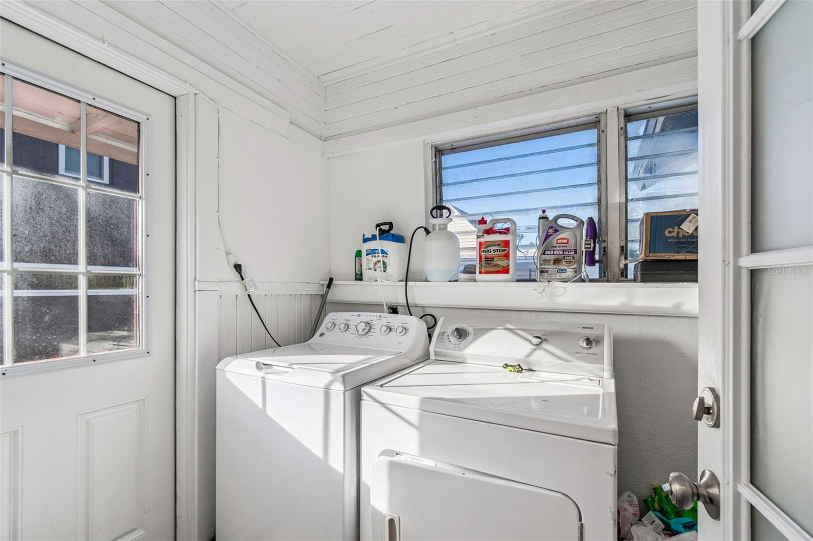 Image 28 of 63 For 1034 Queen Street N