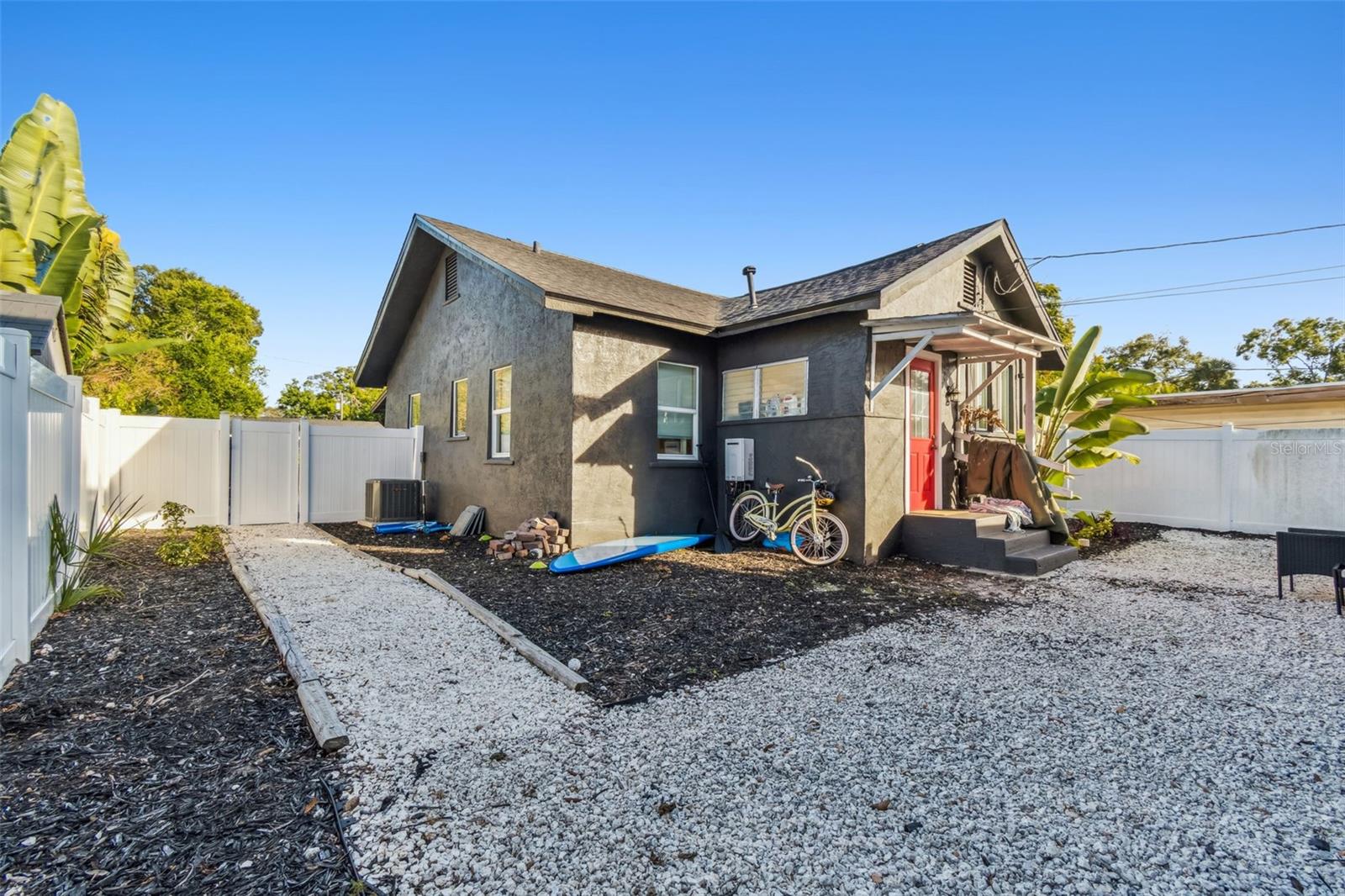 Image 32 of 63 For 1034 Queen Street N