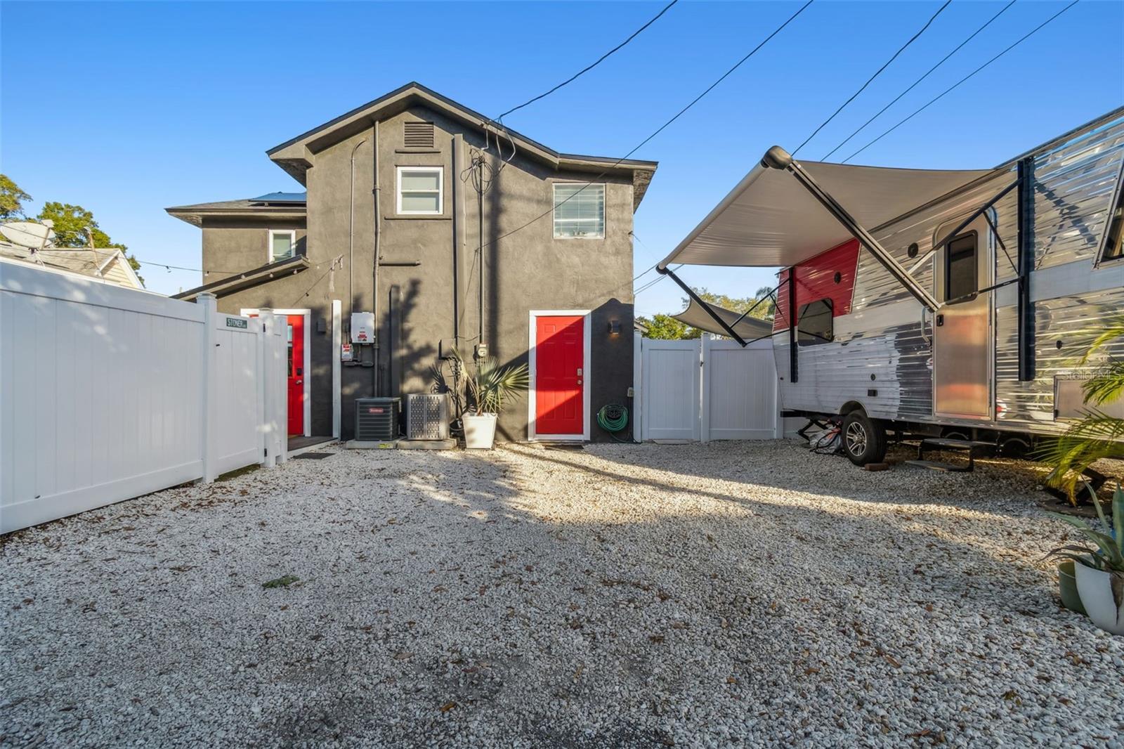 Image 38 of 63 For 1034 Queen Street N