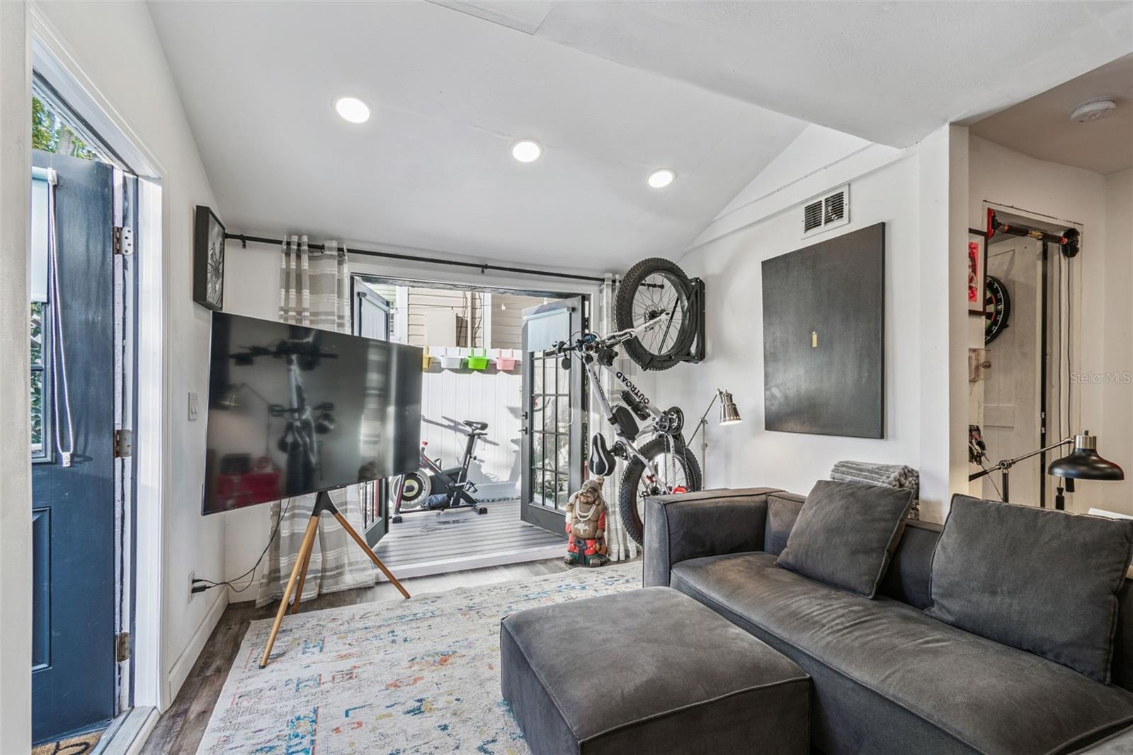 Image 47 of 63 For 1034 Queen Street N