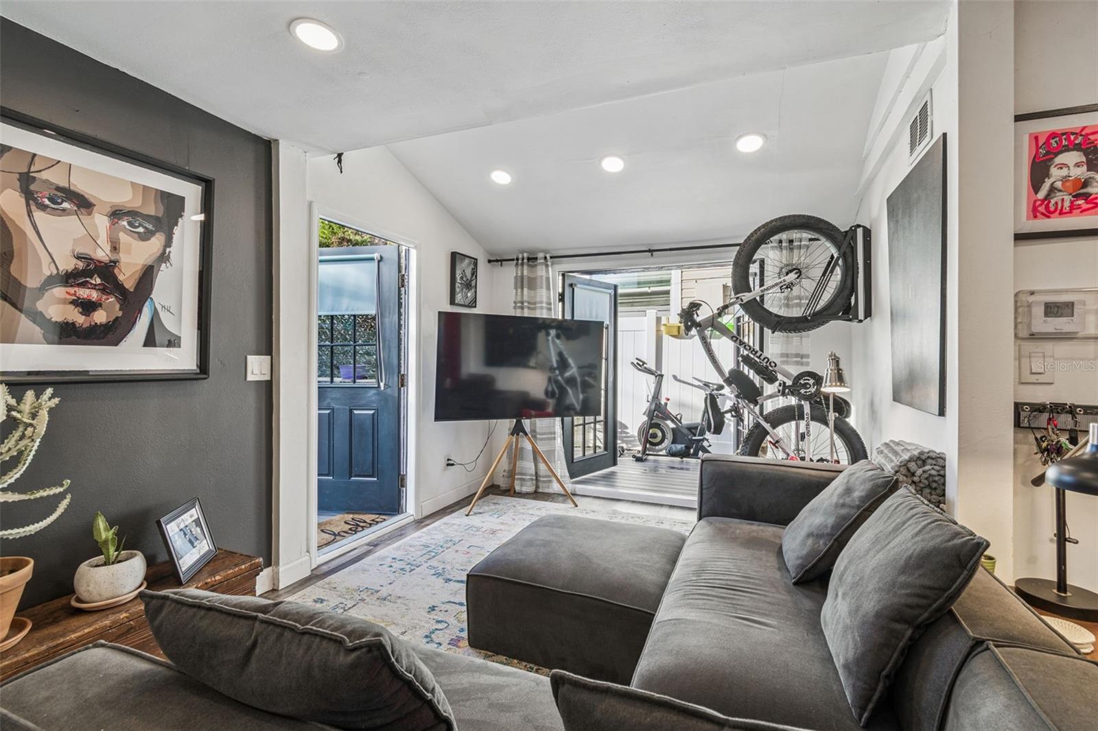 Image 48 of 63 For 1034 Queen Street N