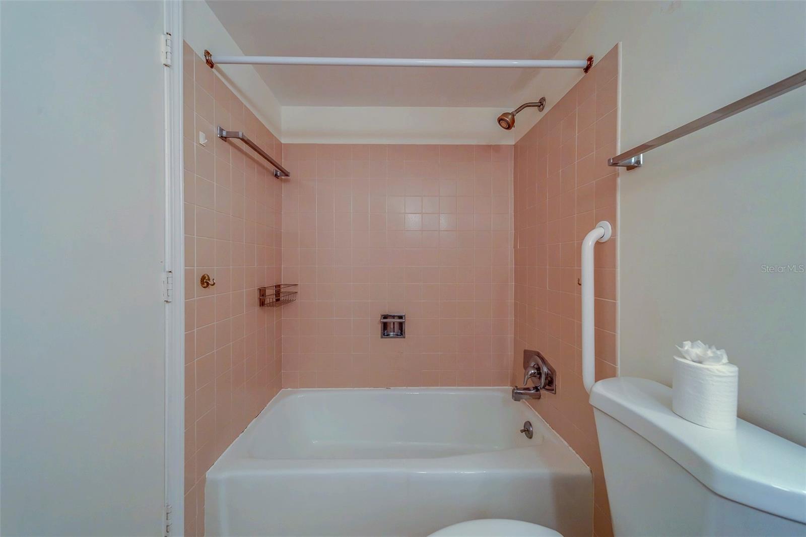 Image 21 of 50 For 69 Country Club Drive