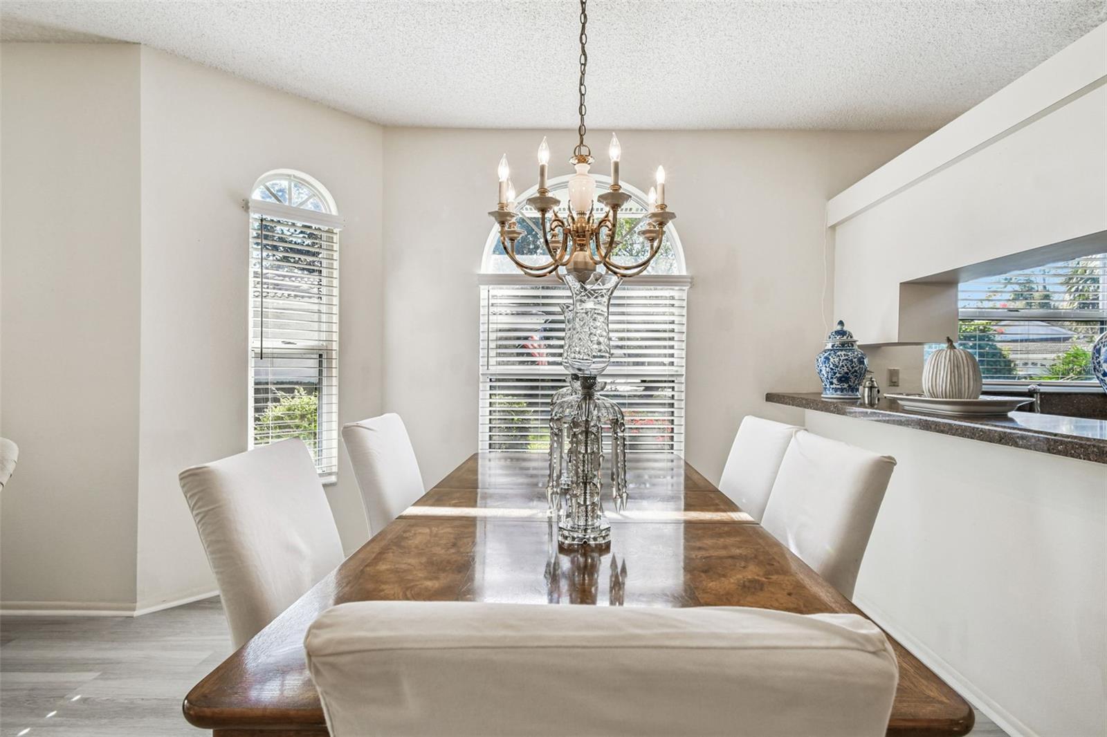 Image 10 of 49 For 5729 Garden Lakes Palm 98