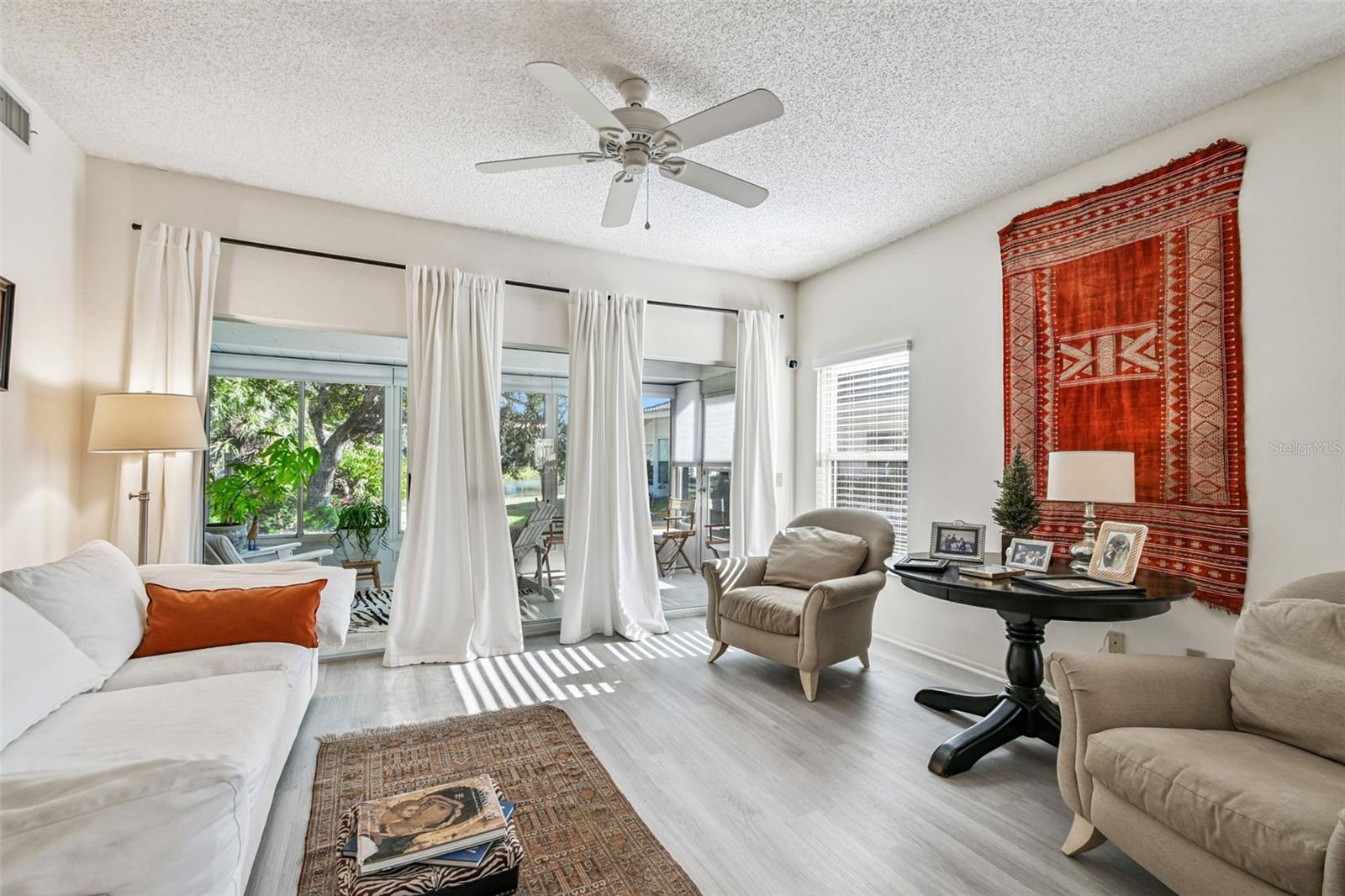 Image 12 of 49 For 5729 Garden Lakes Palm 98