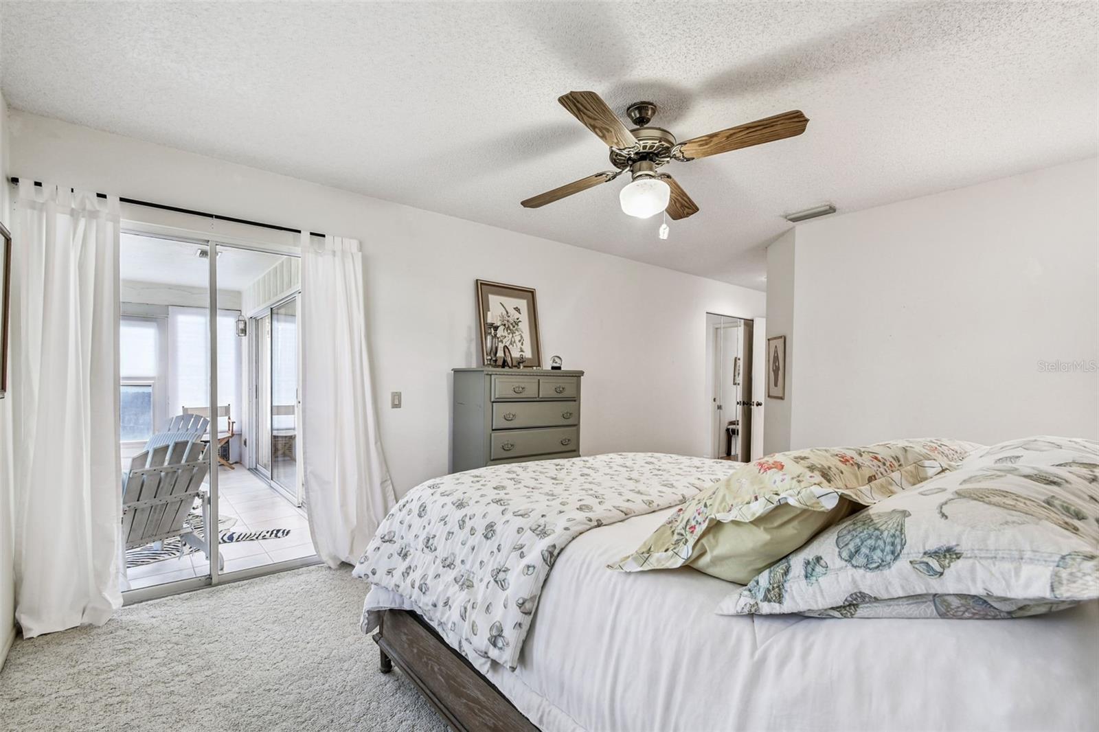 Image 17 of 49 For 5729 Garden Lakes Palm 98