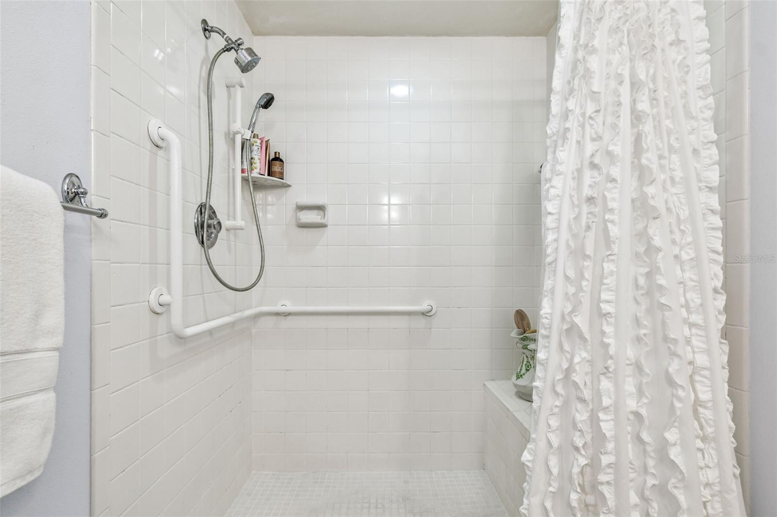 Image 19 of 49 For 5729 Garden Lakes Palm 98