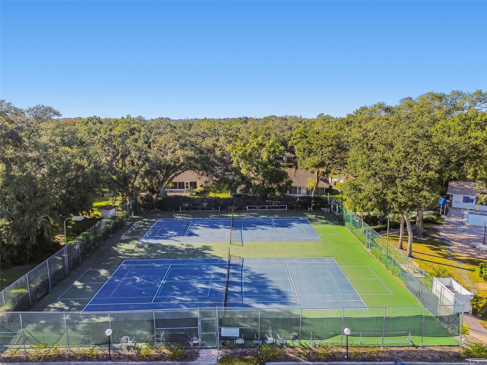 Image 38 of 49 For 5729 Garden Lakes Palm 98