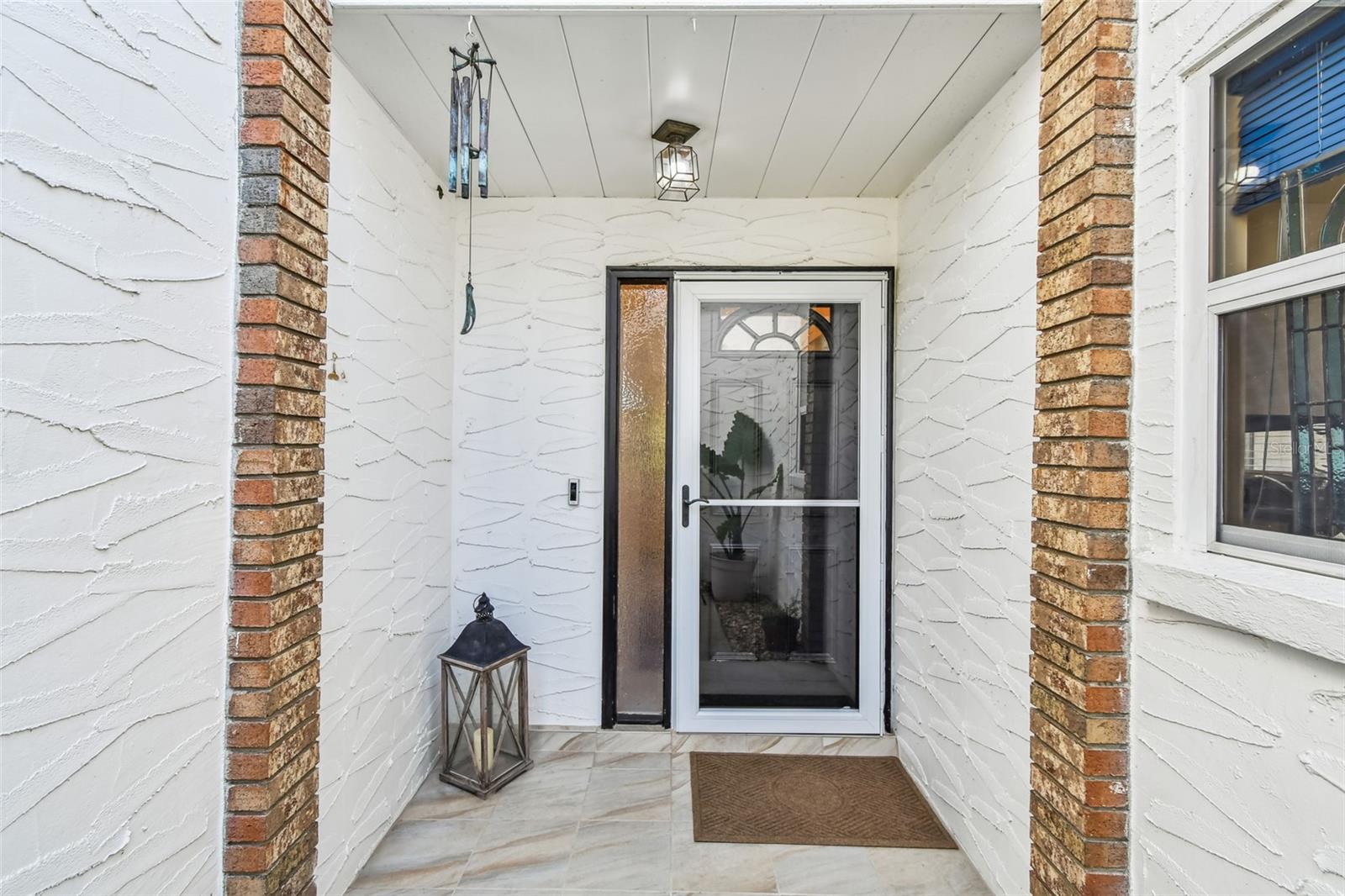 Image 4 of 49 For 5729 Garden Lakes Palm 98