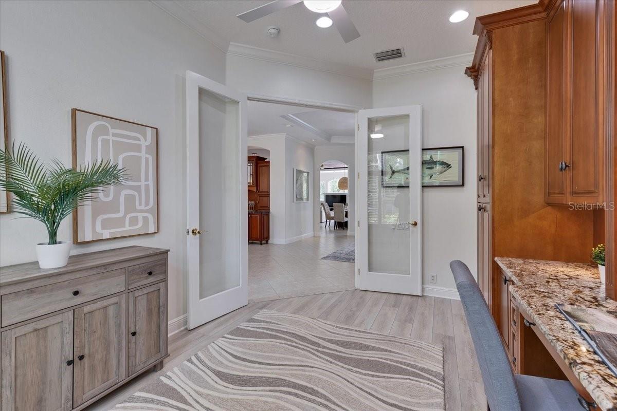 Image 18 of 97 For 9814 Emerald Links Drive