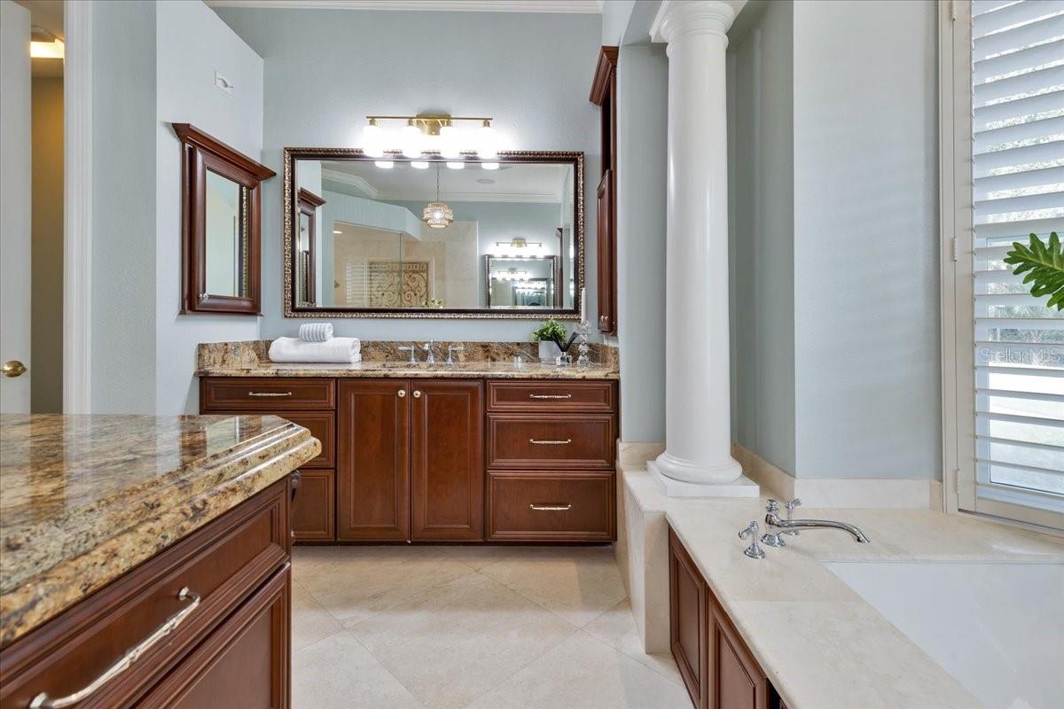 Image 32 of 97 For 9814 Emerald Links Drive