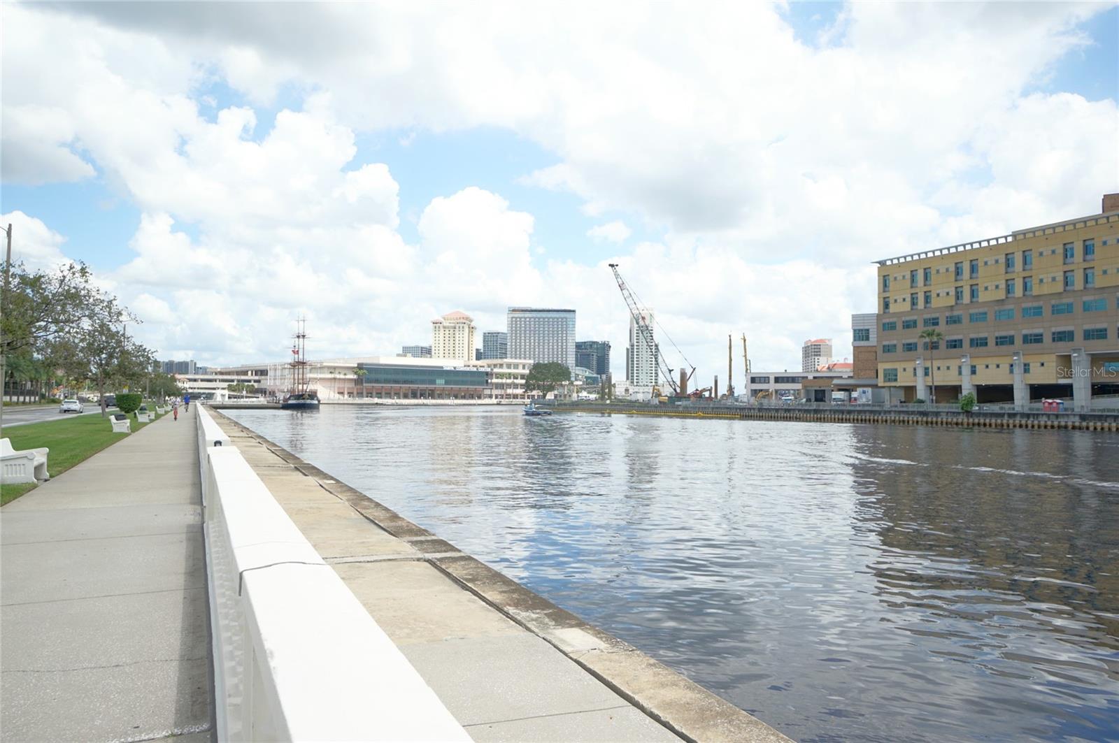 Image 22 of 39 For 345 Bayshore Boulevard 1810