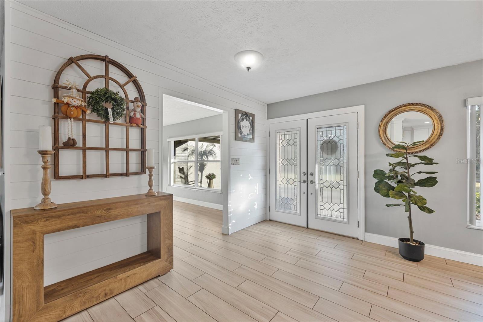 Image 12 of 72 For 7811 Pineview Drive