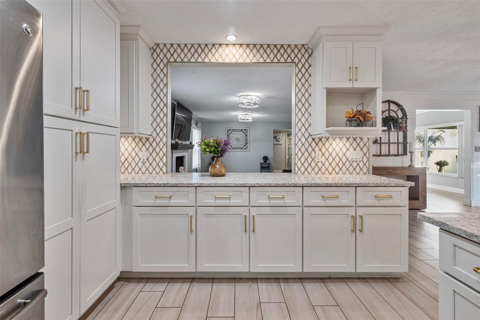 Image 19 of 72 For 7811 Pineview Drive