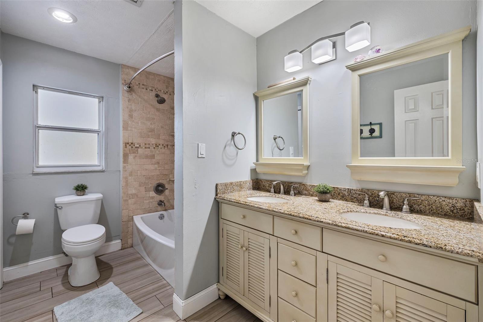 Image 21 of 72 For 7811 Pineview Drive