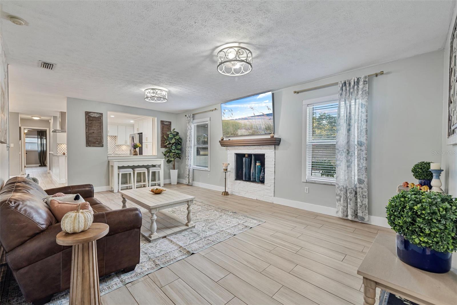 Image 30 of 72 For 7811 Pineview Drive