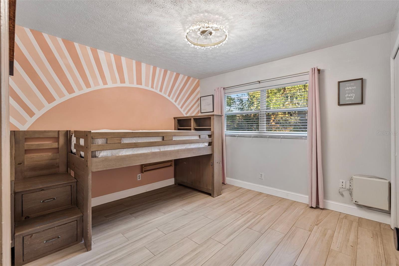 Image 36 of 72 For 7811 Pineview Drive