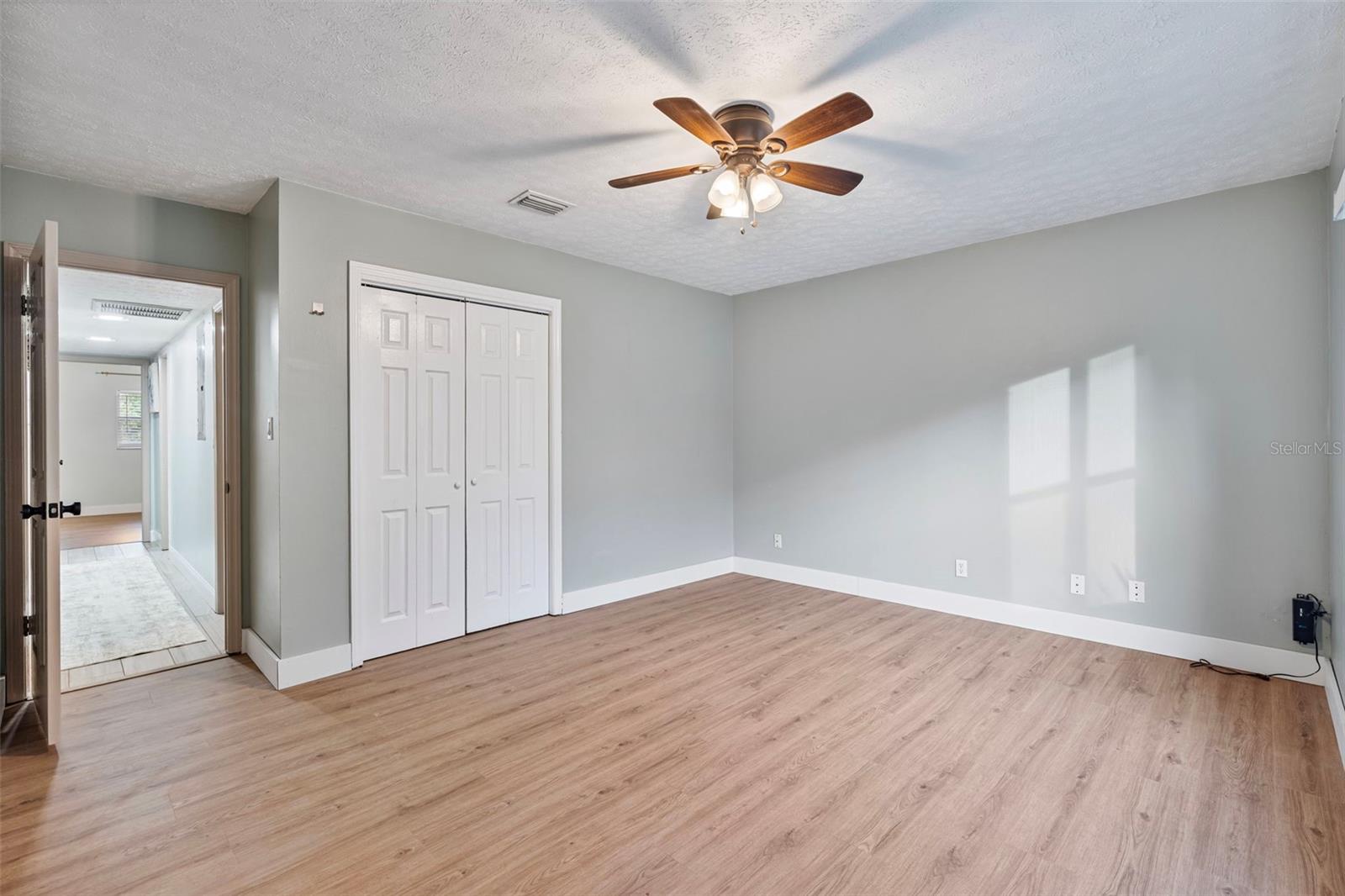 Image 39 of 72 For 7811 Pineview Drive