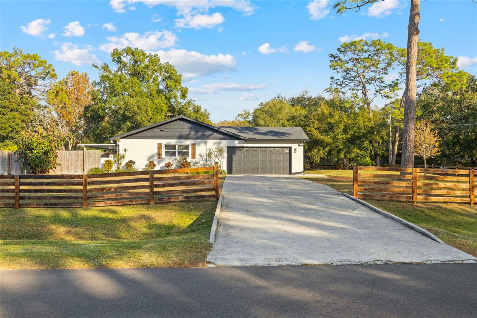 Image 6 of 72 For 7811 Pineview Drive