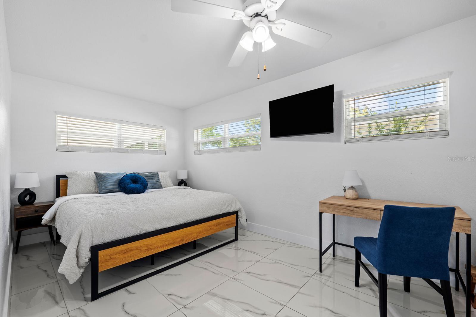 Image 15 of 31 For 3011 Douglas