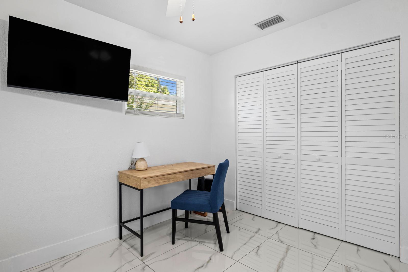 Image 17 of 31 For 3011 Douglas